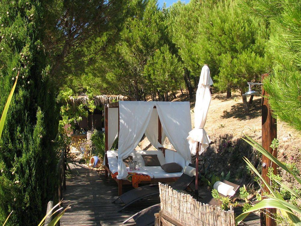 Ddg Retreat Hotel Casares Buitenkant foto