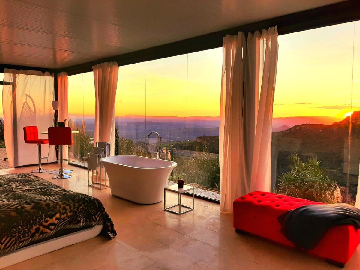 Ddg Retreat Hotel Casares Buitenkant foto