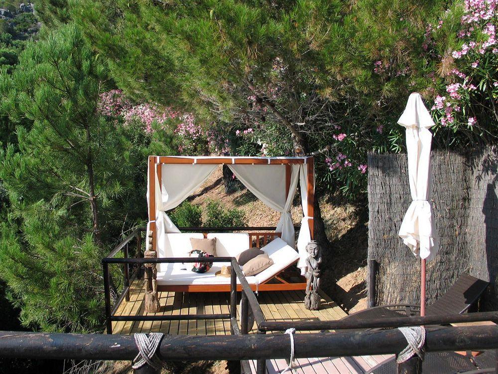 Ddg Retreat Hotel Casares Buitenkant foto