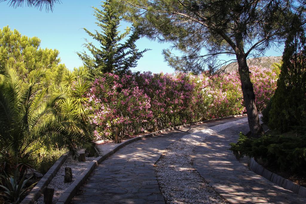 Ddg Retreat Hotel Casares Buitenkant foto