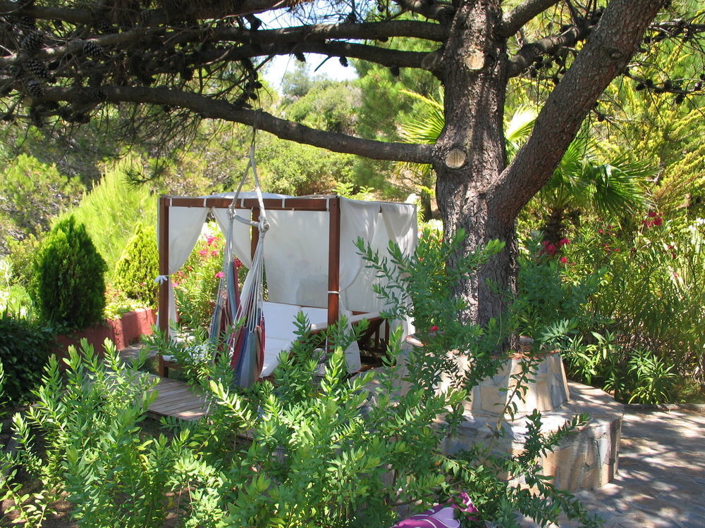 Ddg Retreat Hotel Casares Buitenkant foto
