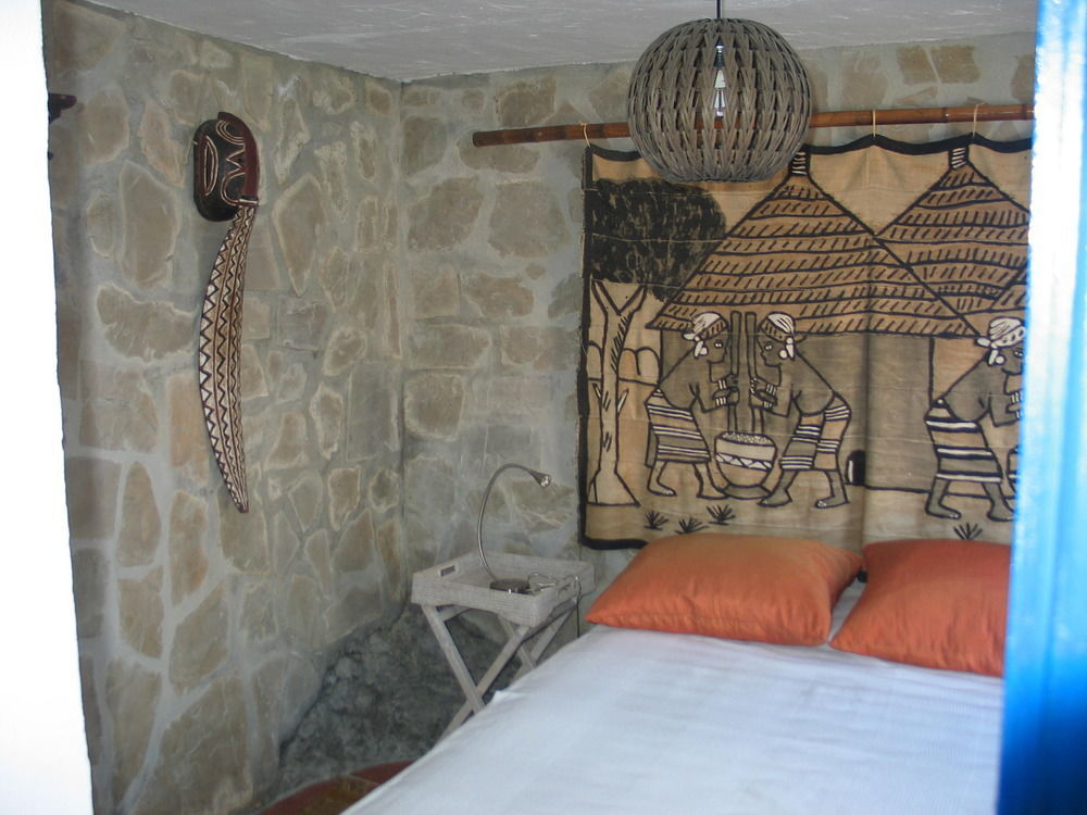 Ddg Retreat Hotel Casares Buitenkant foto