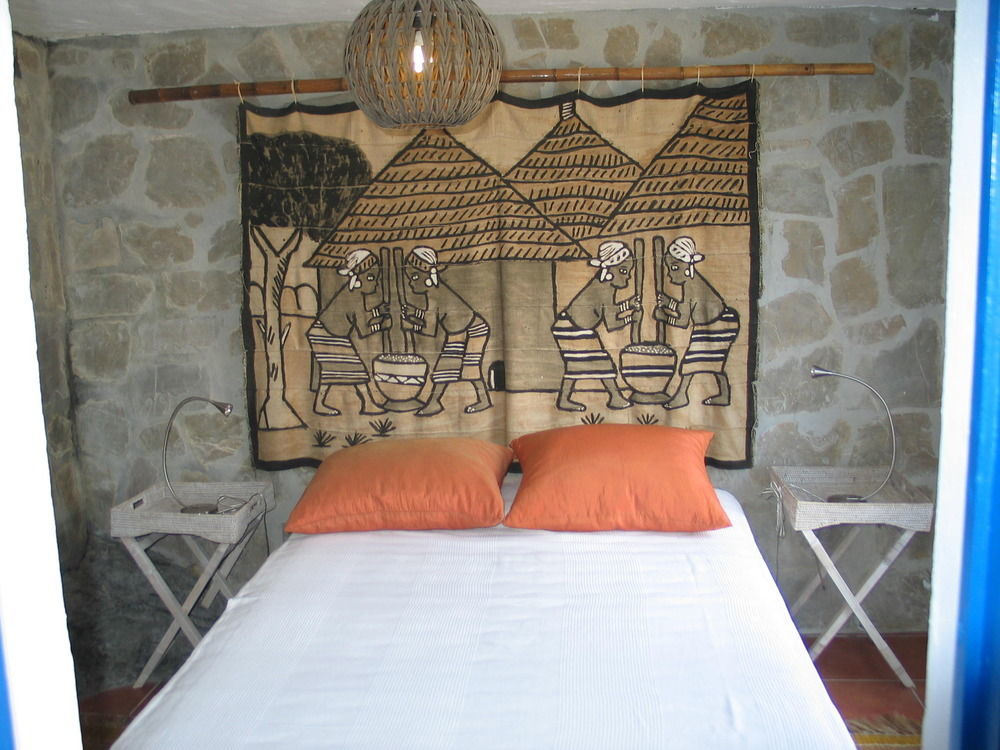 Ddg Retreat Hotel Casares Buitenkant foto