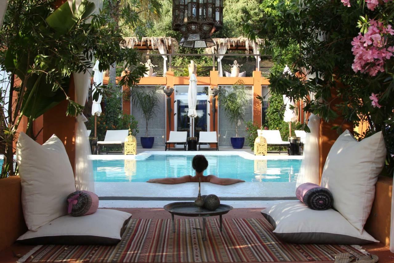 Ddg Retreat Hotel Casares Buitenkant foto