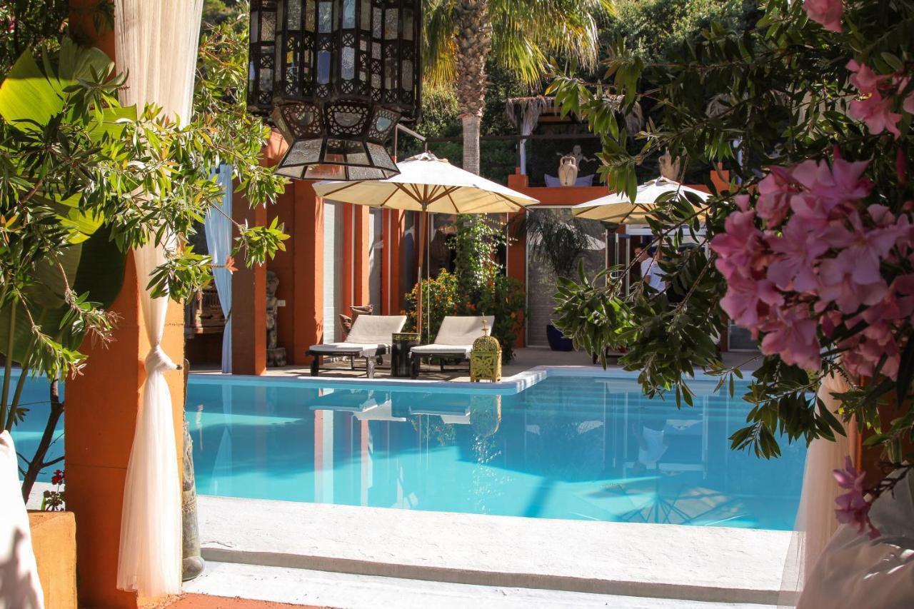 Ddg Retreat Hotel Casares Buitenkant foto
